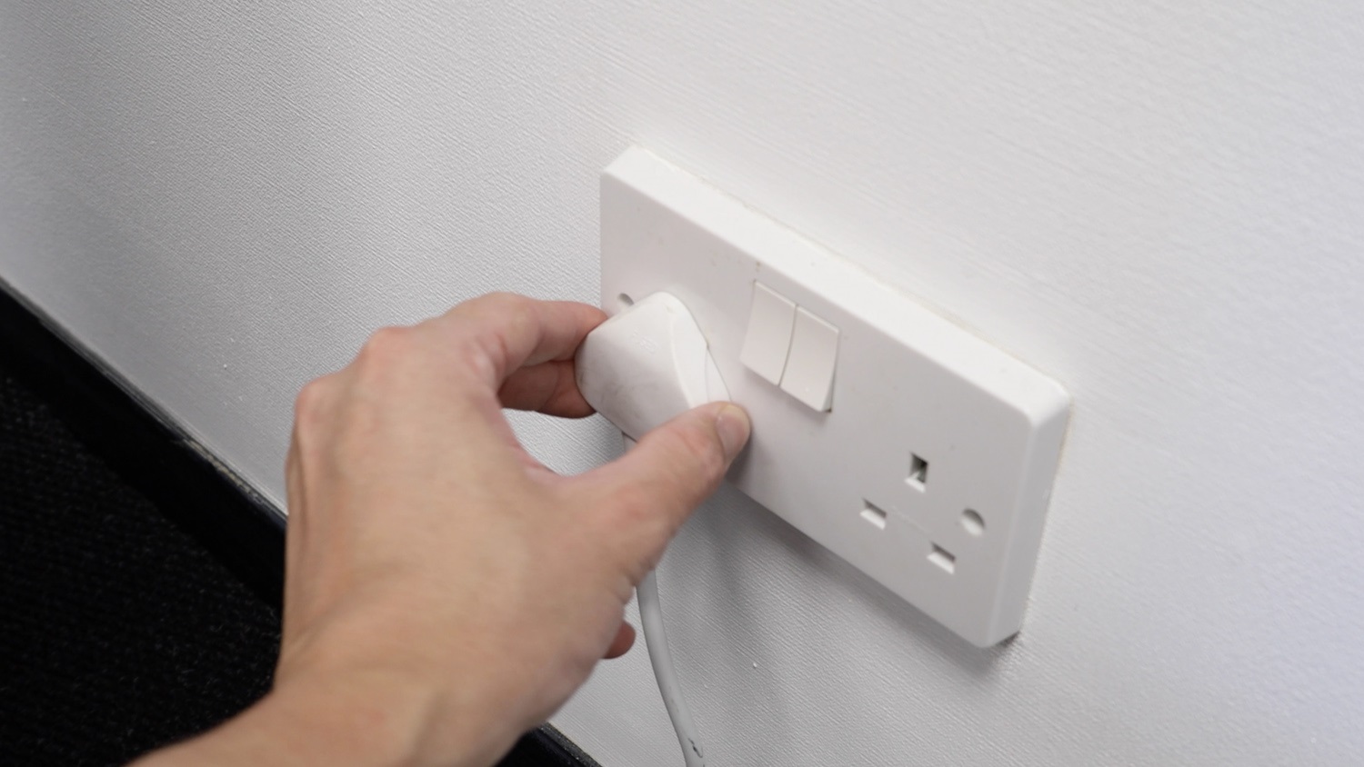 Turn off power to washing machine